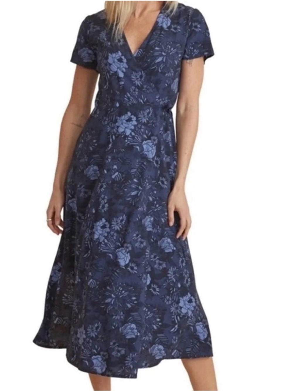 Marine Layer Emlyn Floral Wrap Midi Dress in Navy Blue size L NWOT - Picture 2 of 14